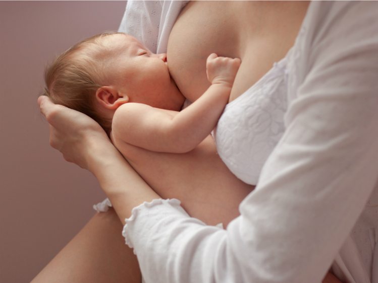 स्तनपान रोकने पे शिशु के शारीरिक वजन में आई कमी को पूरा करता है